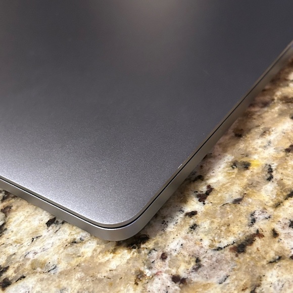 2017 MacBook Pro - Picture 4 of 8